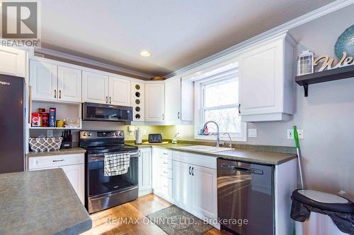 847 Thrasher Road, Belleville (Thurlow Ward), ON - Indoor Photo Showing Kitchen