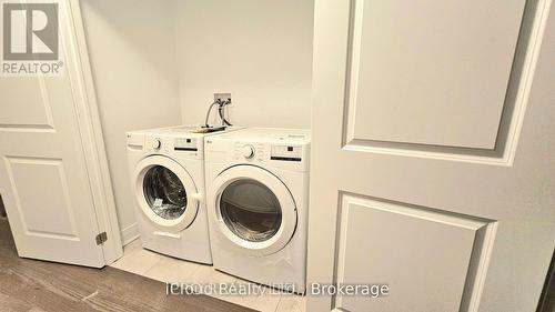 5173 Zionkate Lane, Mississauga, ON - Indoor Photo Showing Laundry Room