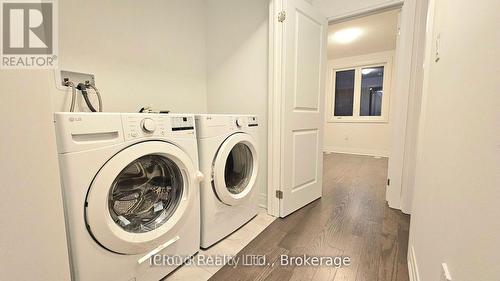 5173 Zionkate Lane, Mississauga, ON - Indoor Photo Showing Laundry Room