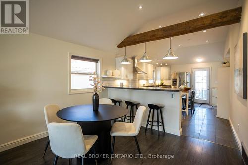 1093 Ogden Avenue, Mississauga, ON - Indoor Photo Showing Dining Room
