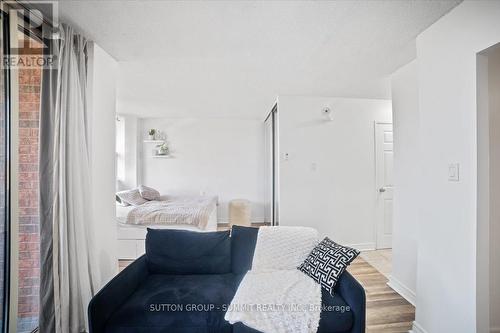 411 - 3501 Glen Erin Drive N, Mississauga, ON - Indoor