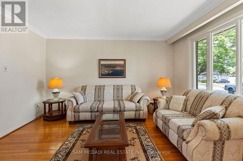 70 Frost Street, Toronto, ON - Indoor Photo Showing Living Room