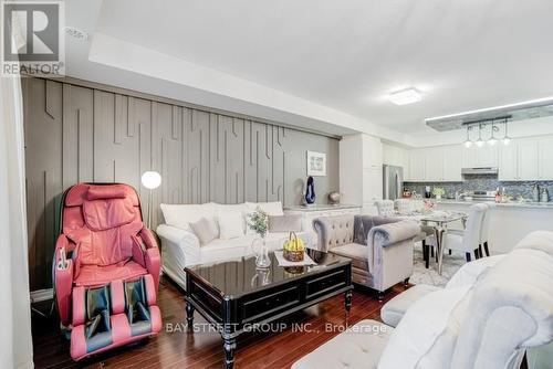 121 Luzon Avenue, Markham, ON - Indoor Photo Showing Living Room
