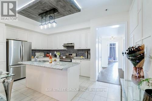 121 Luzon Avenue, Markham, ON - Indoor Photo Showing Kitchen With Stainless Steel Kitchen With Upgraded Kitchen