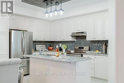 121 Luzon Avenue, Markham, ON - Indoor Photo Showing Kitchen With Stainless Steel Kitchen