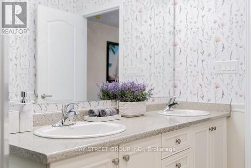 121 Luzon Avenue, Markham, ON - Indoor Photo Showing Bathroom