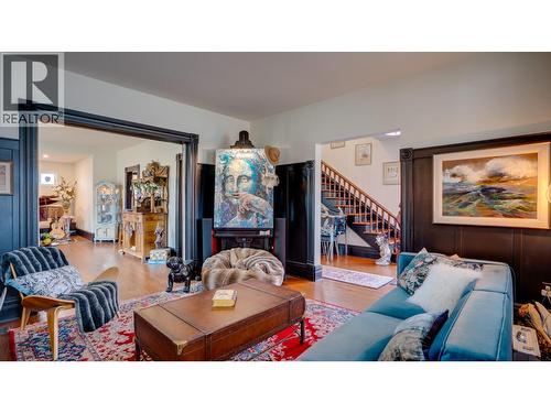 3102 Pleasant Valley Road, Vernon, BC - Indoor Photo Showing Living Room