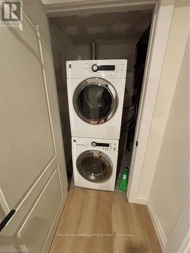 2 - 4 Bankfield Crescent, Hamilton, ON - Indoor Photo Showing Laundry Room
