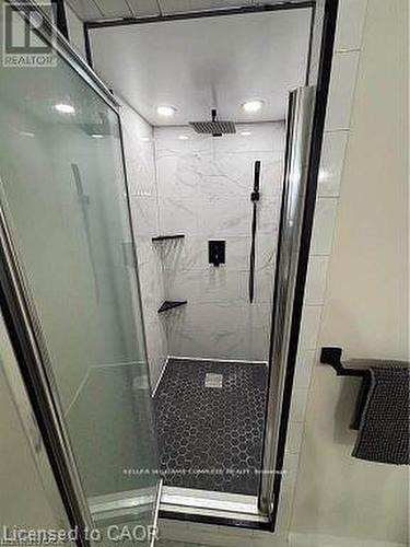 2 - 4 Bankfield Crescent, Hamilton, ON - Indoor Photo Showing Bathroom