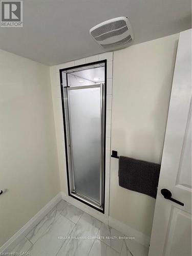 2 - 4 Bankfield Crescent, Hamilton, ON - Indoor