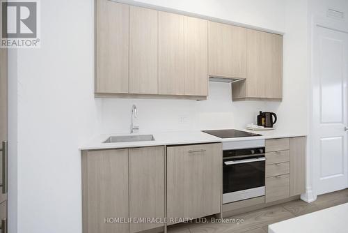 Ph01 - 30 Elm Drive, Mississauga, ON - Indoor Photo Showing Kitchen