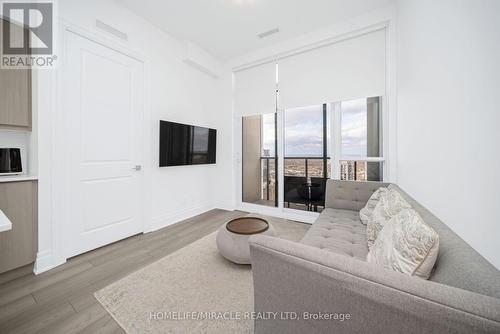 Ph01 - 30 Elm Drive, Mississauga, ON - Indoor Photo Showing Other Room