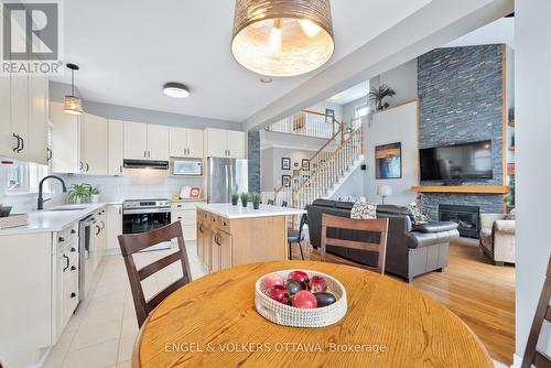 823 Scala Avenue, Ottawa, ON - Indoor With Fireplace