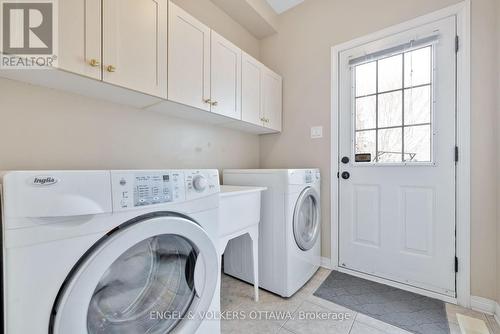 823 Scala Avenue, Ottawa, ON - Indoor Photo Showing Laundry Room