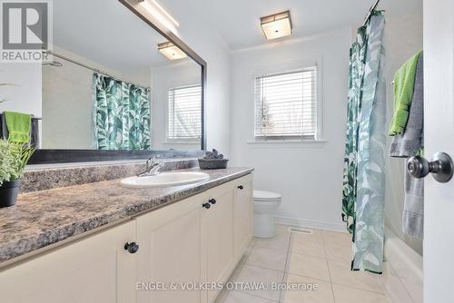 823 Scala Avenue, Ottawa, ON - Indoor Photo Showing Bathroom