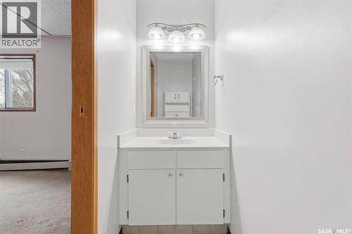 303 205 Kingsmere Boulevard, Saskatoon, SK - Indoor Photo Showing Bathroom
