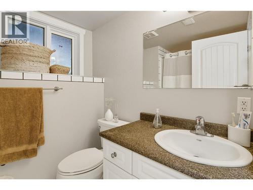 5996 Todd Hill Crescent, Kamloops, BC - Indoor Photo Showing Bathroom
