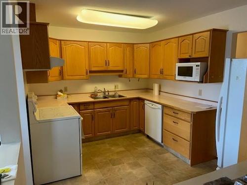 965 King Street Unit# 304, Penticton, BC - Indoor Photo Showing Kitchen With Double Sink