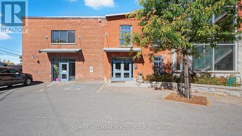 114 - 83 Little Bridge Street, Mississippi Mills, ON - Outdoor