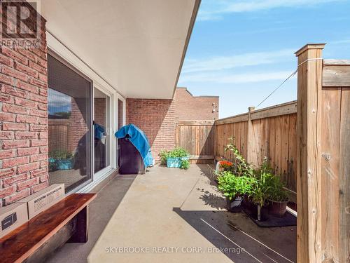 118 - 244 Milestone Crescent, Aurora, ON - Outdoor With Exterior