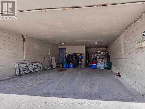 118 - 244 Milestone Crescent, Aurora, ON - Indoor Photo Showing Garage