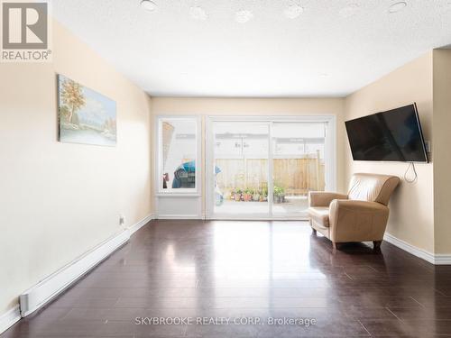 118 - 244 Milestone Crescent, Aurora, ON - Indoor