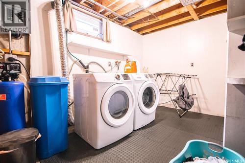 132 Nagel Crescent, Regina, SK - Indoor Photo Showing Laundry Room