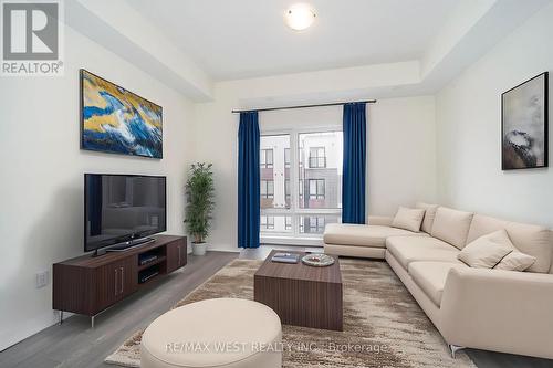 7 - 25 Priya Lane, Toronto, ON - Indoor Photo Showing Living Room