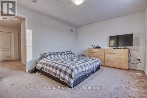 2476 Bromus Path, Oshawa, ON - Indoor Photo Showing Bedroom