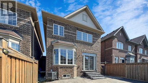 116 PELEE AVENUE  Vaughan, ON L4H 3Z2