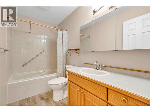 965 King Street Unit# 308, Penticton, BC - Indoor Photo Showing Bathroom