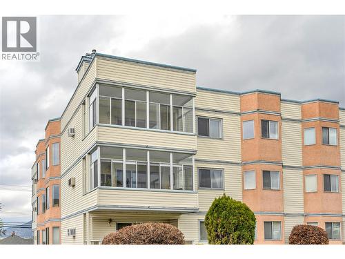 965 King Street Unit# 308, Penticton, BC - Outdoor