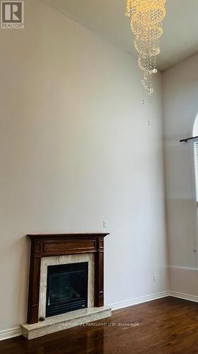 185 Jefferson Forest Drive, Richmond Hill, ON - Indoor Photo Showing Living Room With Fireplace