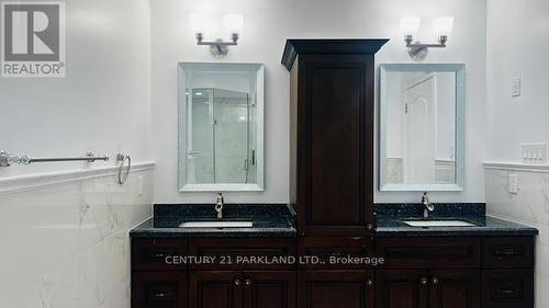 185 Jefferson Forest Drive, Richmond Hill, ON - Indoor Photo Showing Bathroom