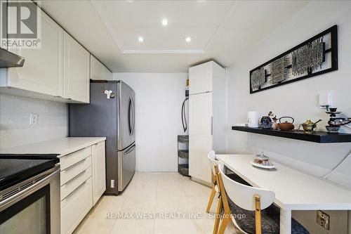 2701 - 8 Lisa Street, Brampton, ON - Indoor Photo Showing Kitchen