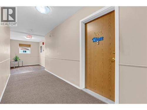 202 Edmonton Avenue Unit# 202, Penticton, BC - Indoor Photo Showing Other Room
