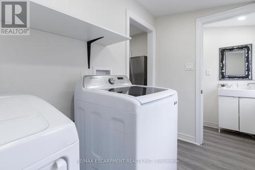 50 Stapleton Avenue, Hamilton, ON - Indoor Photo Showing Laundry Room