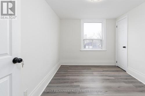 50 Stapleton Avenue, Hamilton, ON - Indoor Photo Showing Other Room