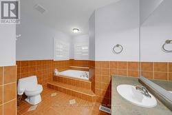 5 Pc Ensuite in Primary Bedroom - 