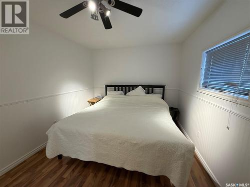 107 5Th Avenue E, Kindersley, SK - Indoor Photo Showing Bedroom