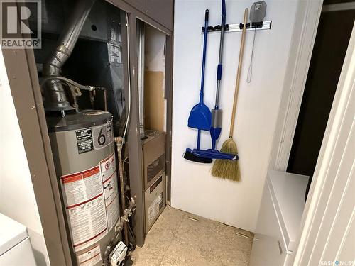 107 5Th Avenue E, Kindersley, SK - Indoor