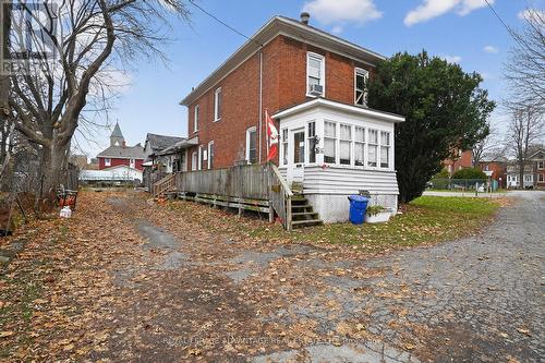16 MARY STREET N  Smiths Falls, ON K7A 3R8