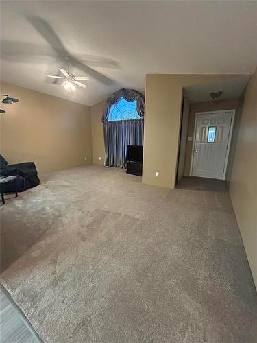 206 Second Avenue, Benito, MB - Indoor Photo Showing Other Room