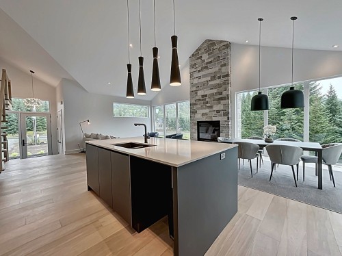 Cuisine - 1116 Ch. Du Massif, Piedmont, QC - Indoor Photo Showing Kitchen With Fireplace With Upgraded Kitchen