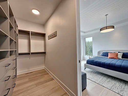 Penderie (Walk-in) - 1116 Ch. Du Massif, Piedmont, QC - Indoor