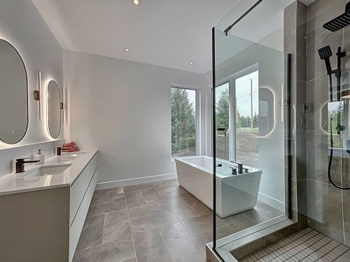Salle de bains attenante à la CCP - 1116 Ch. Du Massif, Piedmont, QC - Indoor Photo Showing Bathroom