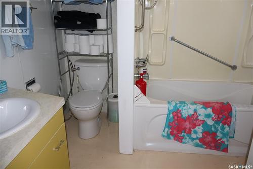 210 1St Avenue, Sutton Rm No. 103, SK - Indoor Photo Showing Bathroom