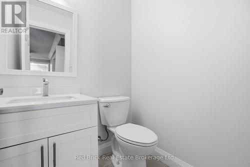powder room - 3980 Chadburn Crescent, Mississauga (Erin Mills), ON - Indoor Photo Showing Bathroom