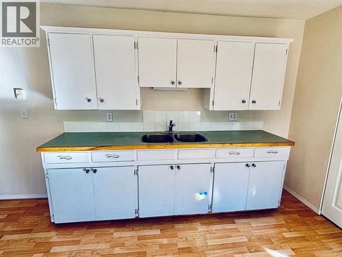 501 Arthur Street, Slocan, BC - Indoor Photo Showing Kitchen With Double Sink