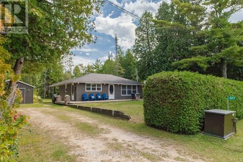 407 HURON AVENUE  South Bruce Peninsula, ON N0H 2G0